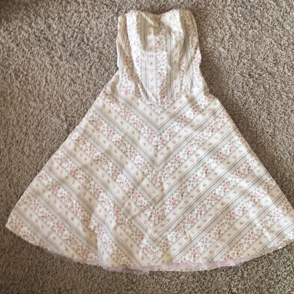 Dresses & Skirts - Dress